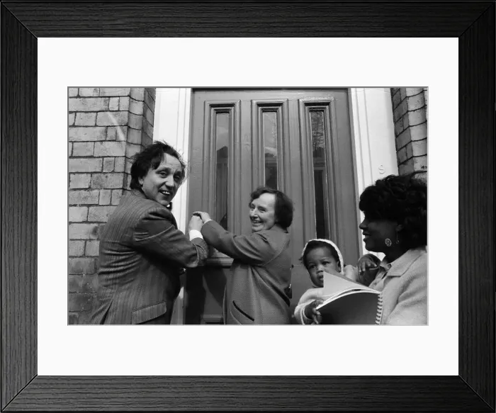 Framed Print : Comedian Ken Dodd opens flats in Ducie Street and Beaconsfield Street, Toxteth, Liverpool Framed Print : Comedian Ken Dodd opens flats in Ducie Street and Beaconsfield Street, Toxteth, Liverpool