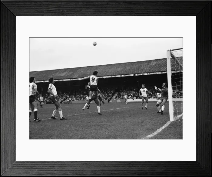 Framed Print : Reading v Swansea City, League Division Three, final score 2-0 to Reading Framed Print : Reading v Swansea City, League Division Three, final score 2-0 to Reading