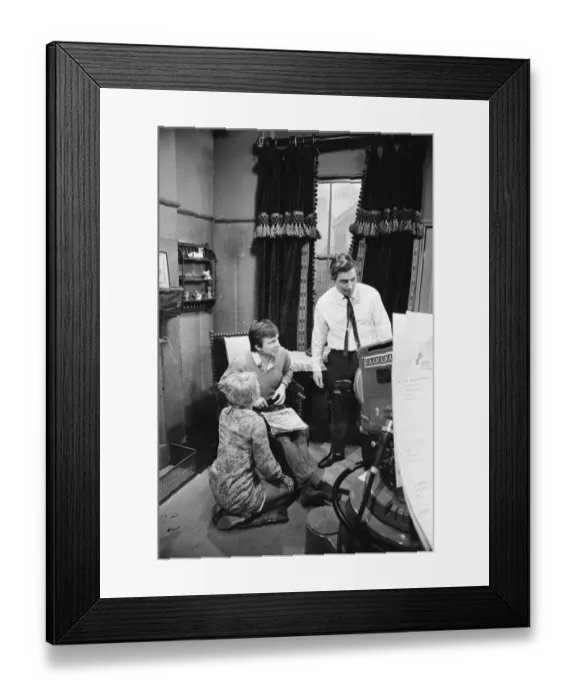 Framed Print : The cast of Coronation Street on set. Tim Jones, Director Framed Print : The cast of Coronation Street on set. Tim Jones, Director