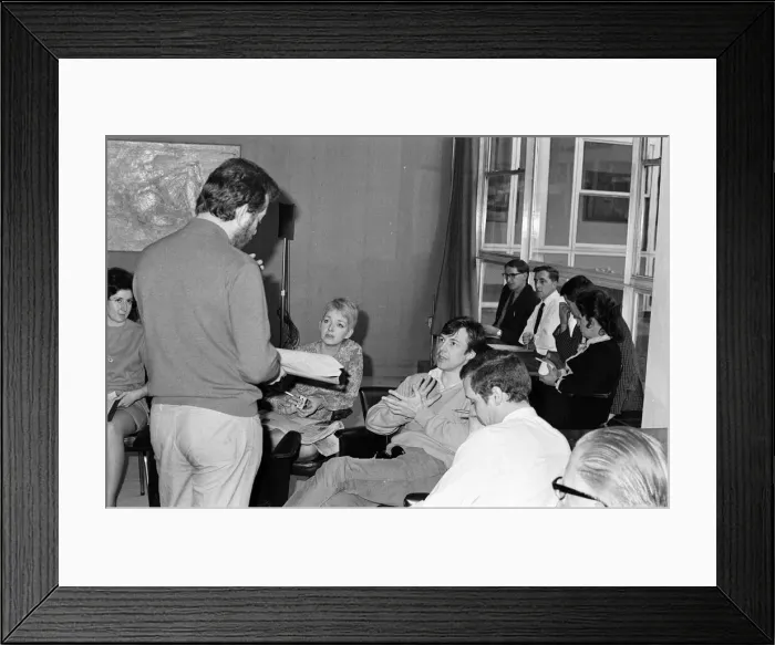 Framed Print : The cast of Coronation Street on set. Tim Jones, director