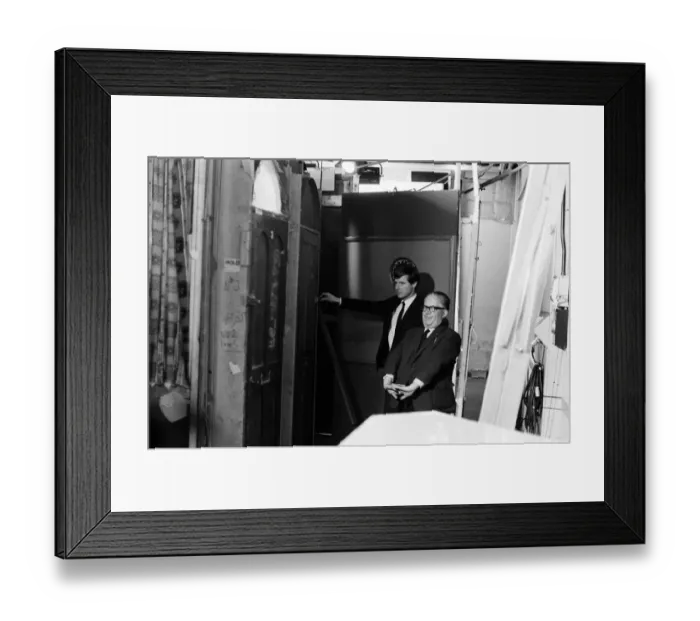 Framed Print : The cast of Coronation Street on set. Jack Howarth Framed Print : The cast of Coronation Street on set. Jack Howarth