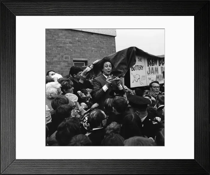 Framed Print : Ken Dodd is on a visit to the Jam Butty Mines at the St Margaret Mary Framed Print : Ken Dodd is on a visit to the Jam Butty Mines at the St Margaret Mary