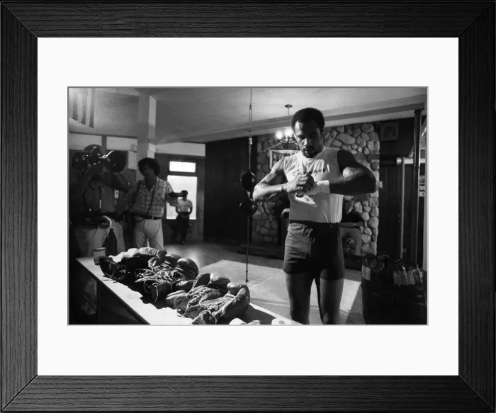 Framed Print : Ken Norton training ahead of his third fight with Muhammad Ali. 26th September 1976 Framed Print : Ken Norton training ahead of his third fight with Muhammad Ali. 26th September 1976