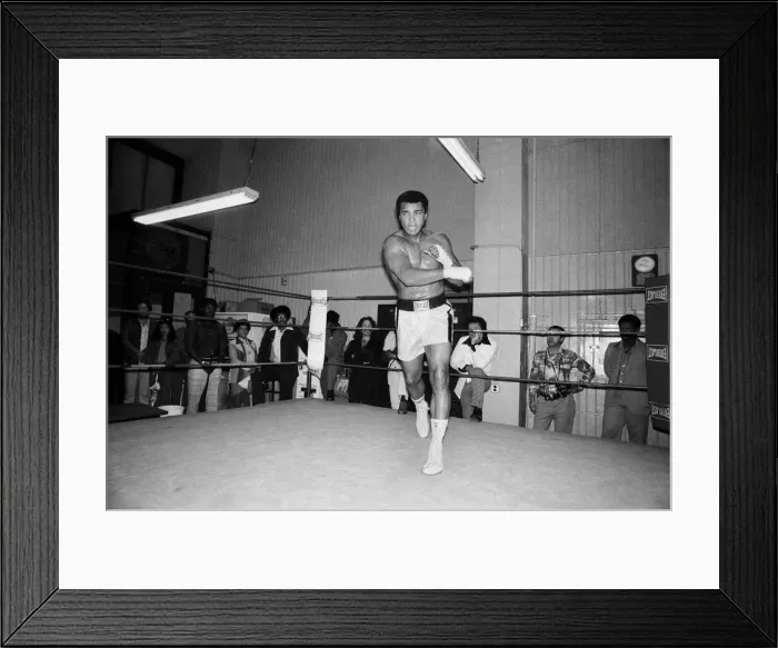 Framed Print : Muhammad Ali training at Gleasons Gym in New York, for his World Heavyweight Title Framed Print : Muhammad Ali training at Gleasons Gym in New York, for his World Heavyweight Title