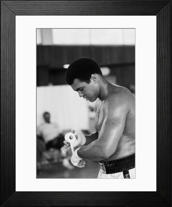 Framed Print : Muhammad Ali training at the Concord Hotel in Catskill Mountains