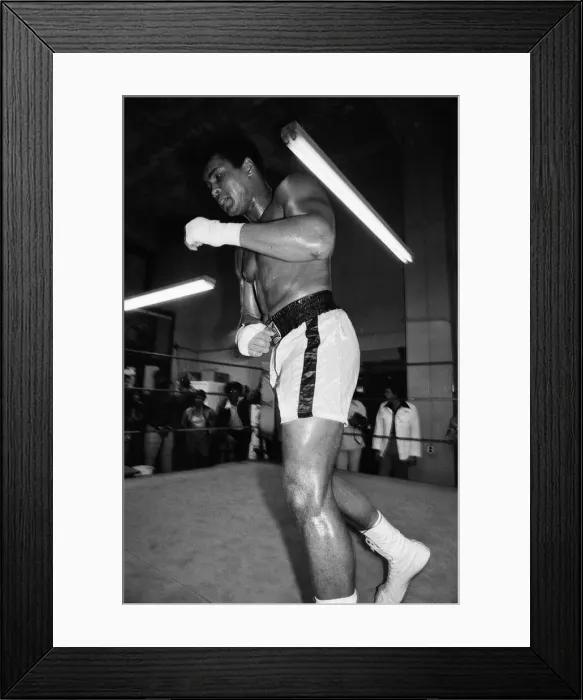 Framed Print : Muhammad Ali training at Gleasons Gym in New York, for his World Heavyweight Title Framed Print : Muhammad Ali training at Gleasons Gym in New York, for his World Heavyweight Title