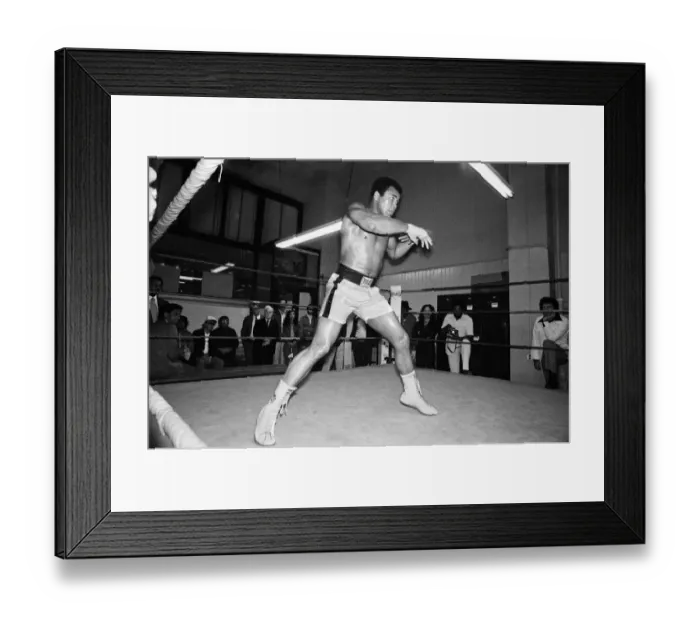 Framed Print : Muhammad Ali training at Gleasons Gym in New York, for his World Heavyweight Title Framed Print : Muhammad Ali training at Gleasons Gym in New York, for his World Heavyweight Title