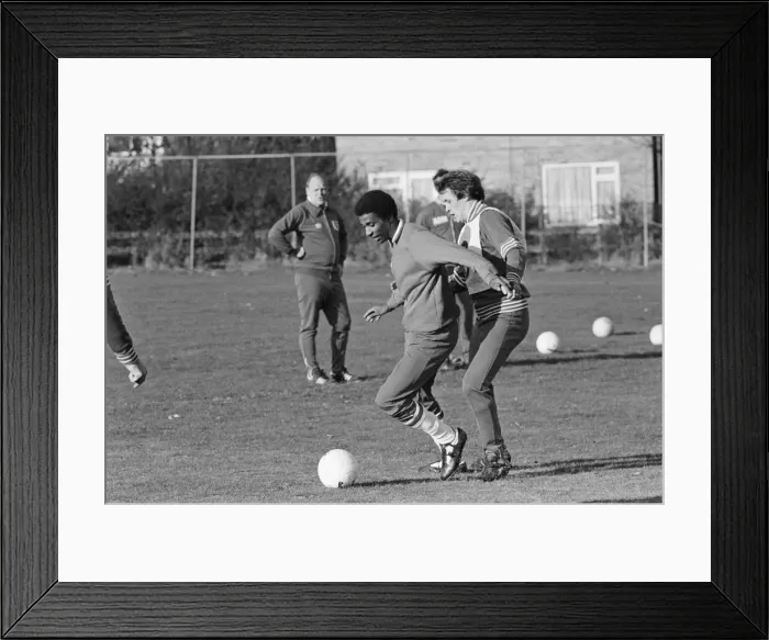 Framed Print : Viv Anderson, footballer for Nottingham Forest, during a training session for England Framed Print : Viv Anderson, footballer for Nottingham Forest, during a training session for England