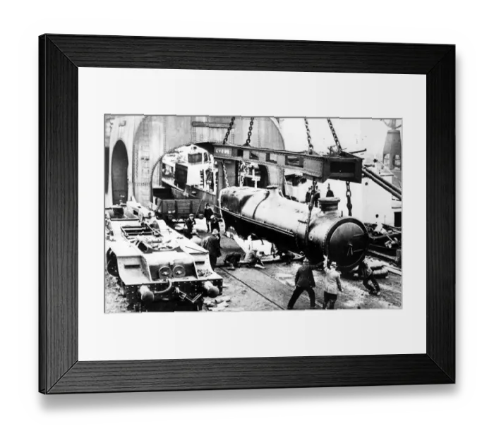 Framed Print : King George V locomotive arrives home in 1950 after its historic trip to America in 1927