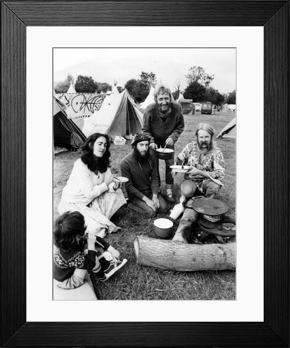 Framed Print : A group of campers from Bradford-on-Avon at the 1982 Glastonbury Festival Framed Print : A group of campers from Bradford-on-Avon at the 1982 Glastonbury Festival