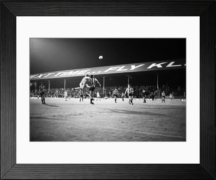 Framed Print : English League Division Three match held at Griffin Park, Brentford 1 -2 Reading