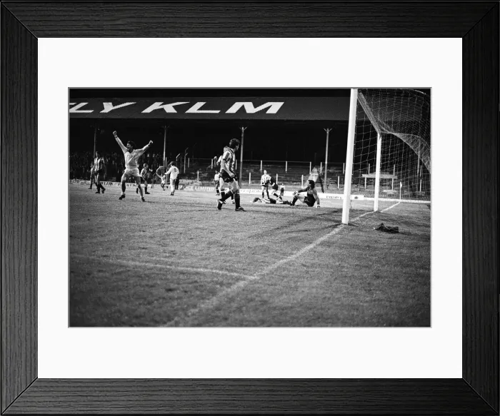 Framed Print : English League Division Three match held at Griffin Park, Brentford 1 -2 Reading