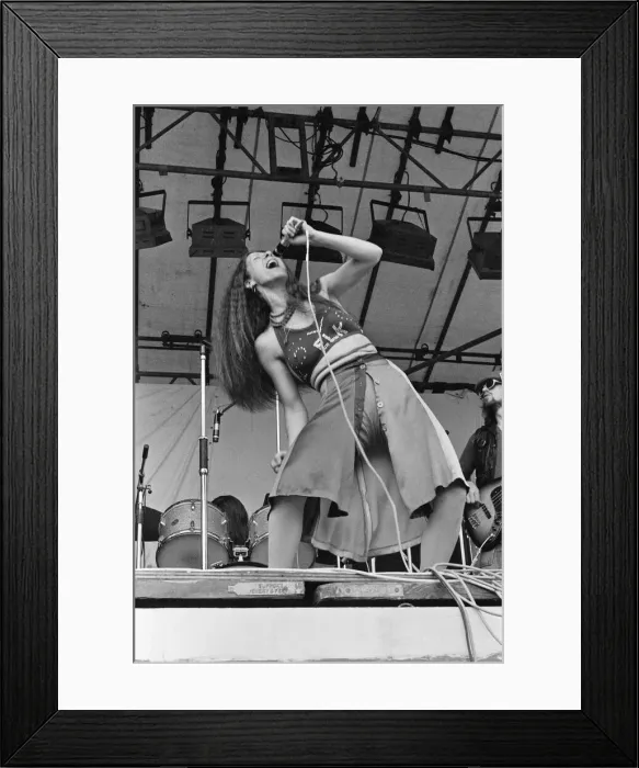Framed Print : Elkie Brooks, lead singer of Vinegar Joe, performs with the band at The Reading Festival Framed Print : Elkie Brooks, lead singer of Vinegar Joe, performs with the band at The Reading Festival