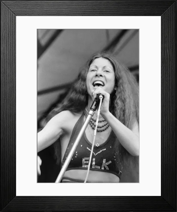 Framed Print : Elkie Brooks, lead singer of Vinegar Joe, performs with the band at The Reading Festival Framed Print : Elkie Brooks, lead singer of Vinegar Joe, performs with the band at The Reading Festival
