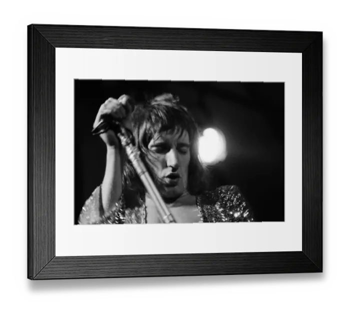 Framed Print : Rod Stewart smiling to the crowd. The Faces featuring Rod Stewart perform Framed Print : Rod Stewart smiling to the crowd. The Faces featuring Rod Stewart perform