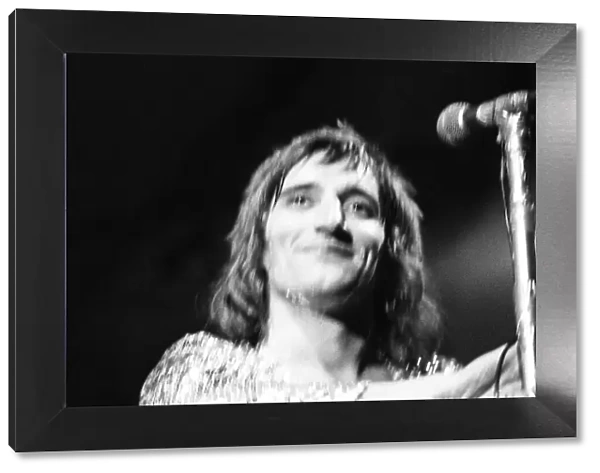 Rod Stewart smiling to the crowd. The Faces featuring Rod Stewart perform at