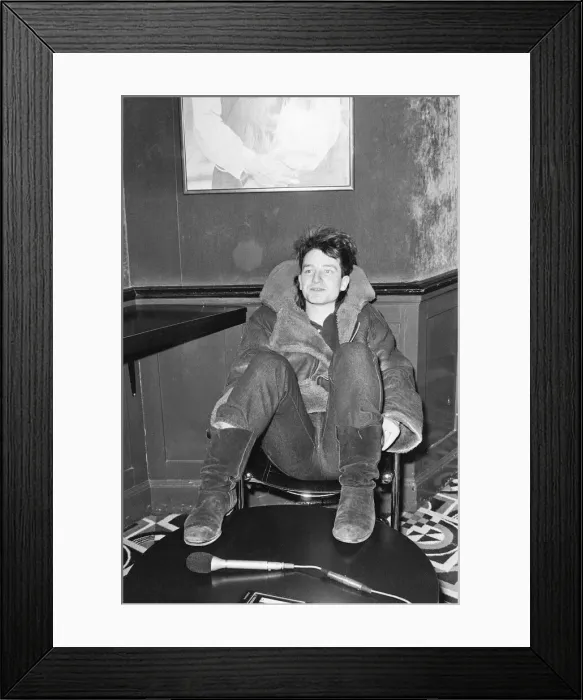 Framed Print : Bono, lead singer with Irish rock band U2 from Dublin, pictured during informal press Framed Print : Bono, lead singer with Irish rock band U2 from Dublin, pictured during informal press
