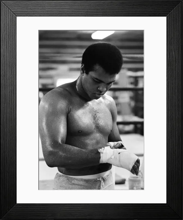 Framed Print : Muhammad Ali (Cassius Clay) training at his Pennsylvanian mountain retreat for his fight Framed Print : Muhammad Ali (Cassius Clay) training at his Pennsylvanian mountain retreat for his fight
