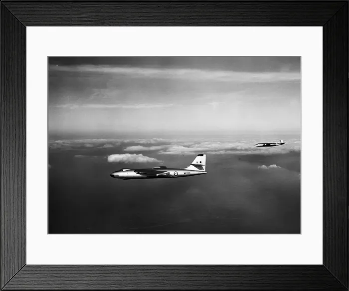 Framed Print : The Vickers-Armstrongs Valiant British four-jet high-altitude bomber Framed Print : The Vickers-Armstrongs Valiant British four-jet high-altitude bomber