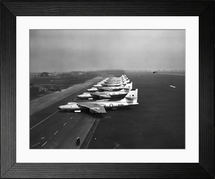 Framed Print : The Vickers-Armstrongs Valiant British four-jet high-altitude bomber Framed Print : The Vickers-Armstrongs Valiant British four-jet high-altitude bomber