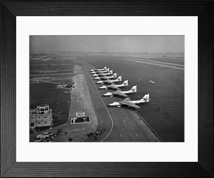 Framed Print : The Vickers-Armstrongs Valiant British four-jet high-altitude bomber Framed Print : The Vickers-Armstrongs Valiant British four-jet high-altitude bomber
