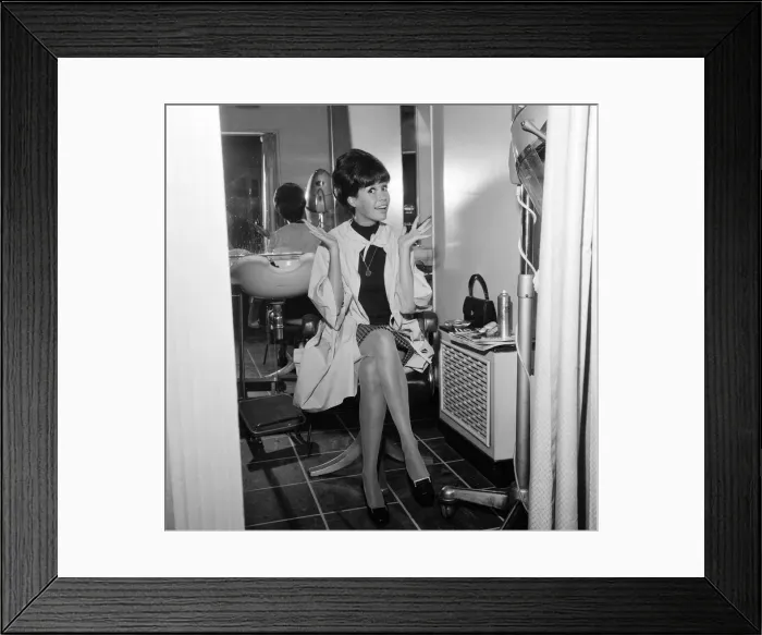 Framed Print : American actress, Mary Tyler Moore, pictured at the hairdressers at the Dorchester Hotel Framed Print : American actress, Mary Tyler Moore, pictured at the hairdressers at the Dorchester Hotel