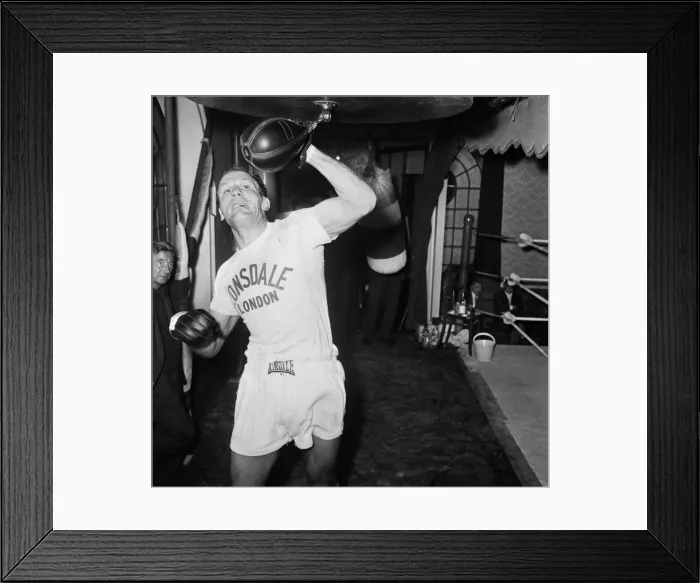 Framed Print : Henry Cooper seen here in training at The Bellingham for his fight against Cassius Clay Framed Print : Henry Cooper seen here in training at The Bellingham for his fight against Cassius Clay