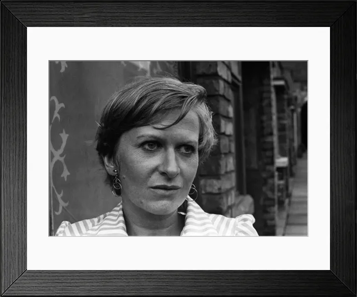 Framed Print : Coronation Street producer Susi Hush on the set of the soap. 14th August 1974 Framed Print : Coronation Street producer Susi Hush on the set of the soap. 14th August 1974