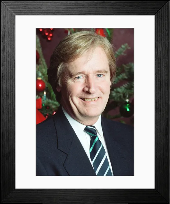 Framed Print : Coronation Street - Christmas Photocall. William Roache (Ken Barlow). 19th December 1991