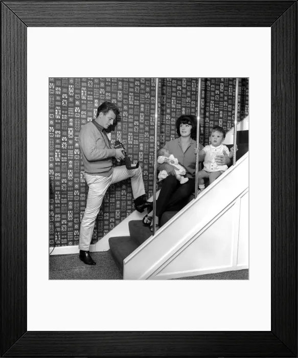 Framed Print : Actor Johnny Briggs at home with his wife Caroline and children Mark and Karen