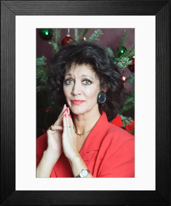 Framed Print : Coronation Street - Christmas Photocall. Amanda Barrie (Alma Baldwin). 19th December 1991
