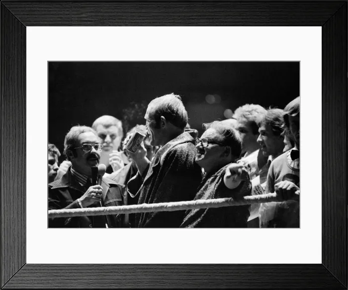 Framed Print : Muhammad Ali vs Richard Dunn at the Olympiahalle, Munich, Germany Framed Print : Muhammad Ali vs Richard Dunn at the Olympiahalle, Munich, Germany