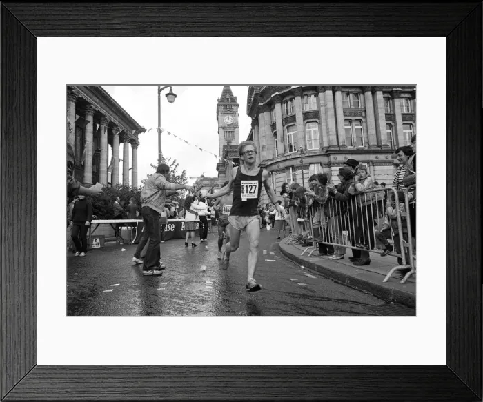 Framed Print : Birmingham Marathon, West Midlands. 20th September 1981 Framed Print : Birmingham Marathon, West Midlands. 20th September 1981