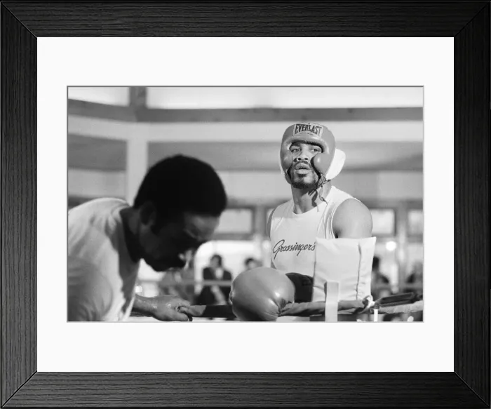Framed Print : Ken Norton training at the Solar Gym ahead of his third title fight with Muhammad Ali Framed Print : Ken Norton training at the Solar Gym ahead of his third title fight with Muhammad Ali