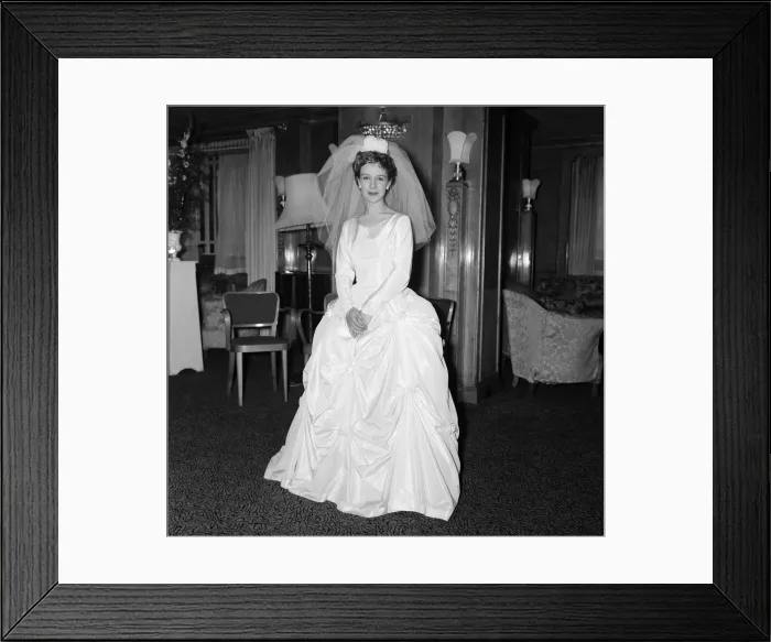 Framed Print : The wedding of William Roache and Anna Cropper at St Johns Wood Church