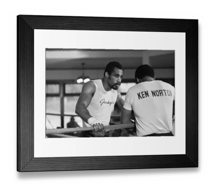 Framed Print : Ken Norton training at the Solar Gym ahead of his third title fight with Muhammad Ali Framed Print : Ken Norton training at the Solar Gym ahead of his third title fight with Muhammad Ali