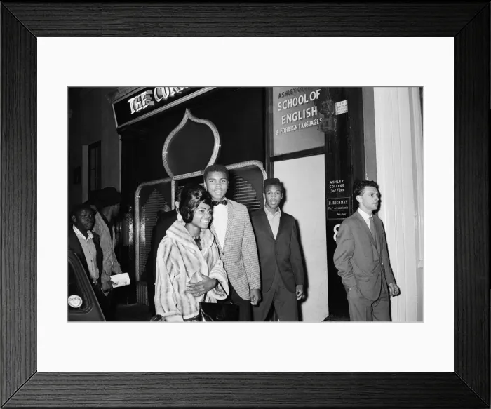 Framed Print : Cassius Clay (Muhammad Ali) and entourage in London Framed Print : Cassius Clay (Muhammad Ali) and entourage in London
