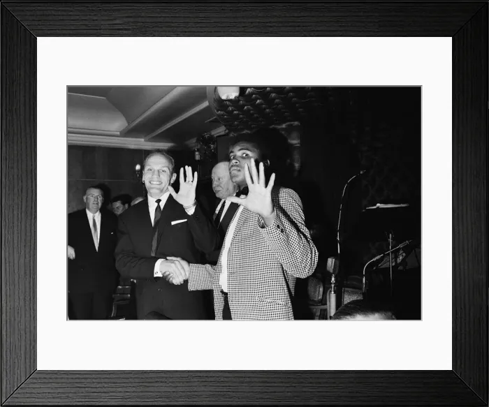 Framed Print : Cassius Clay (Muhammad Ali) in London on the day of his arrival ahead of his non-title Framed Print : Cassius Clay (Muhammad Ali) in London on the day of his arrival ahead of his non-title