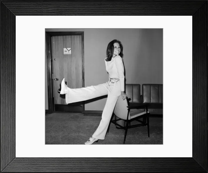 Framed Print : American Actress Mary Tyler Moore, at London Airport, on her way home to Los Angeles