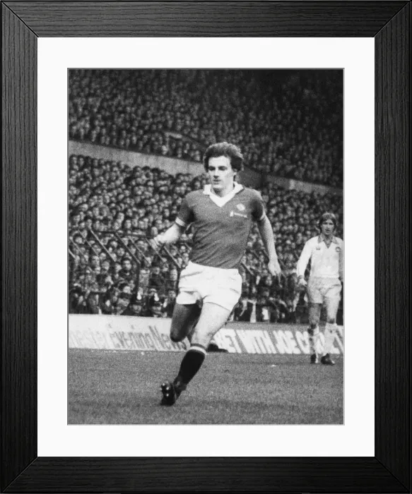 Framed Print : Steve Coppell, Manchester United player in action, Old Trafford Framed Print : Steve Coppell, Manchester United player in action, Old Trafford