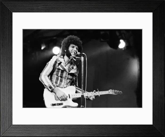 Framed Print : Ray Dorset, singer and frontman with Mungo Jerry performing at The Reading Festival