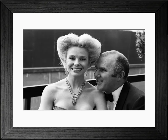 Framed Print : Clive James and Pamela Stephenson pictured at London Weekend television. 27th May 1981 Framed Print : Clive James and Pamela Stephenson pictured at London Weekend television. 27th May 1981