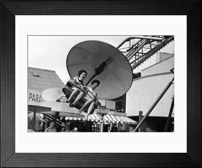 Framed Print : Holidaymakers in Margate, Kent. 14th July 1966 Framed Print : Holidaymakers in Margate, Kent. 14th July 1966