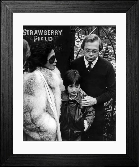 Framed Print : Yoko Ono and her son Sean Lennon visit Strawberry Field in Liverpool