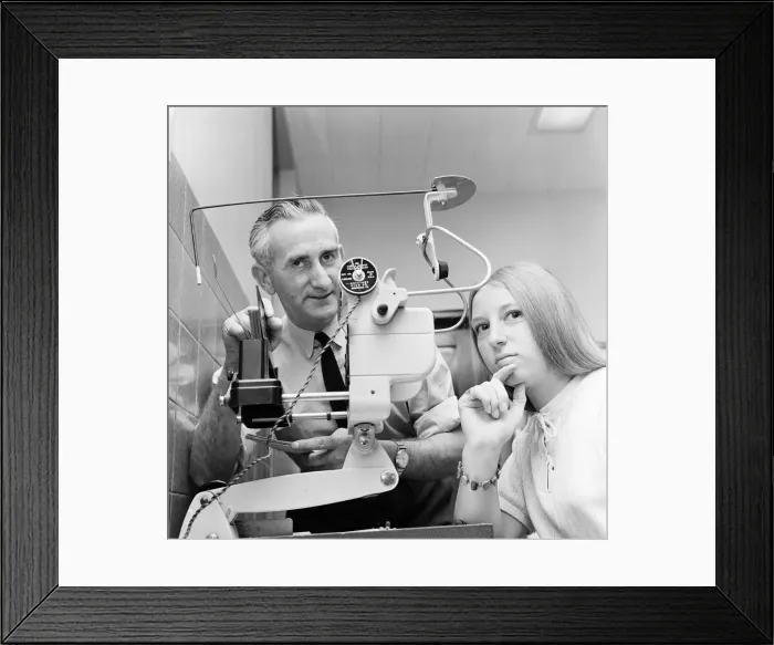 Framed Print : Optician with Visual Survey Telebinocular, Newcastle, 22nd July 1971 Framed Print : Optician with Visual Survey Telebinocular, Newcastle, 22nd July 1971