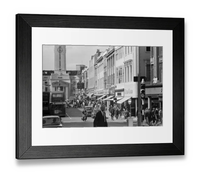 Framed Print : General scenes of Luton, Bedfordshire. 3rd September 1967 Framed Print : General scenes of Luton, Bedfordshire. 3rd September 1967
