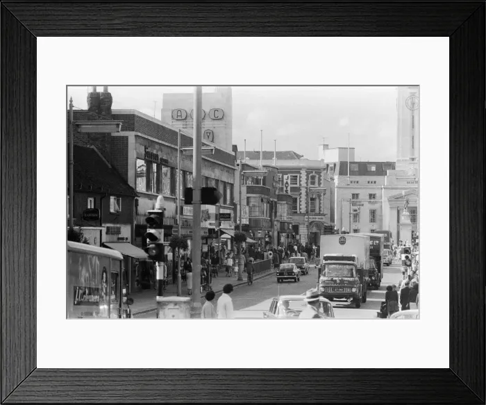 Framed Print : General scenes of Luton, Bedfordshire. 3rd September 1967 Framed Print : General scenes of Luton, Bedfordshire. 3rd September 1967
