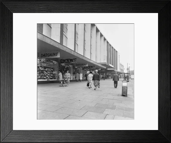 Framed Print : Co-Op supermarket in Stratford, London 15th July 1967 Framed Print : Co-Op supermarket in Stratford, London 15th July 1967