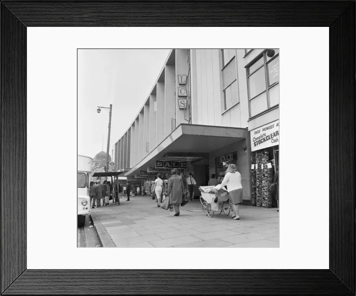 Framed Print : Co-Op supermarket in Stratford, London 15th July 1967