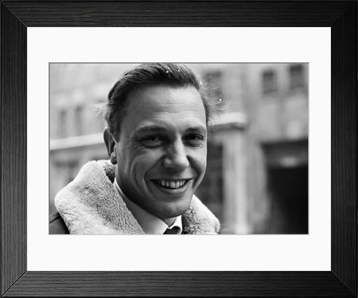 Framed Print : TV Presenter David Attenborough walking to work on a snowy morning the day after his Framed Print : TV Presenter David Attenborough walking to work on a snowy morning the day after his